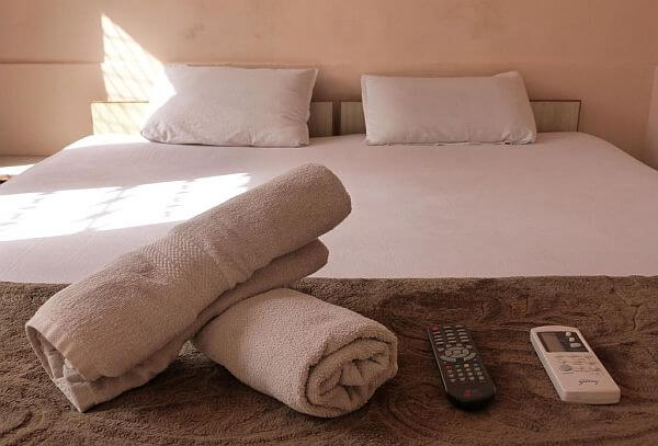 budget lodging price differences in India