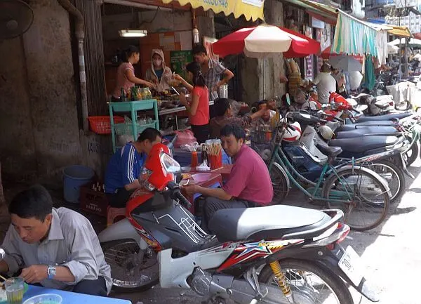 No wheelie suitcase in Vietnam
