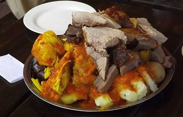eat well in Colombia for a low cost