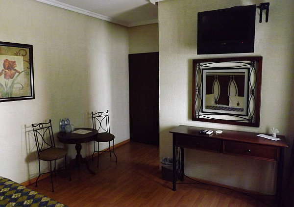 budget hotel deal in person