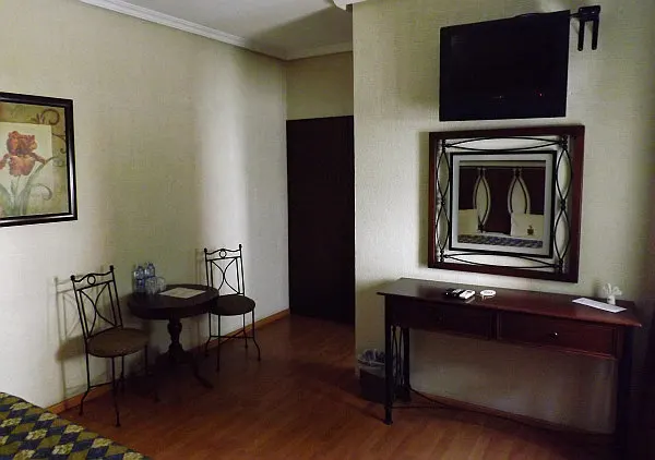 budget hotel deal in person