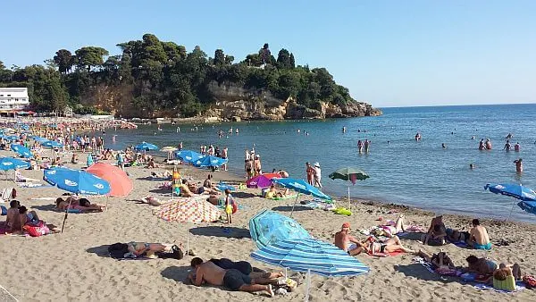 high season travel at the beaches