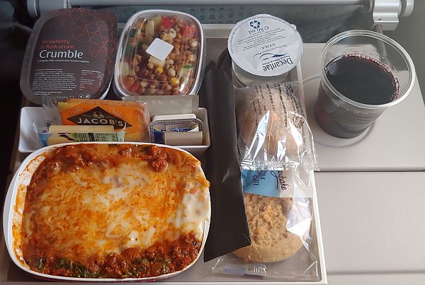 meal when flying Emirates