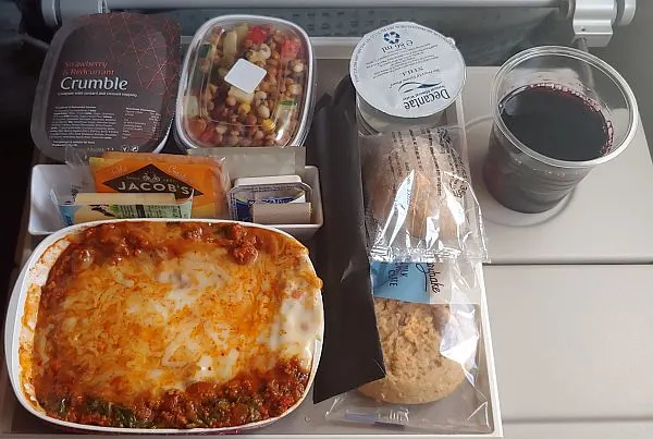 meal when flying Emirates