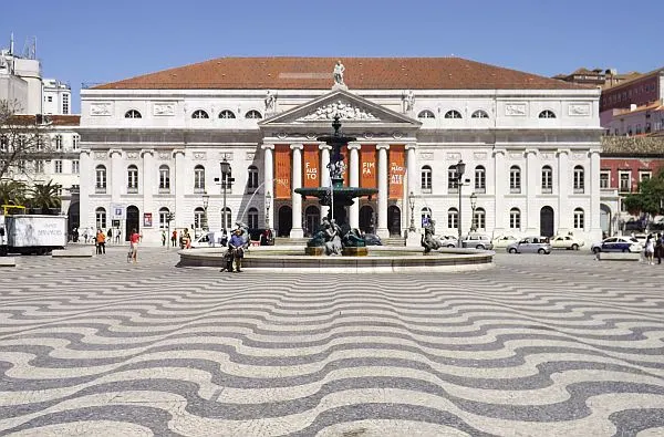 long layover in Lisbon on a Europe flight