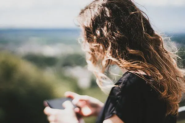 Staying in touch after moving abroad 