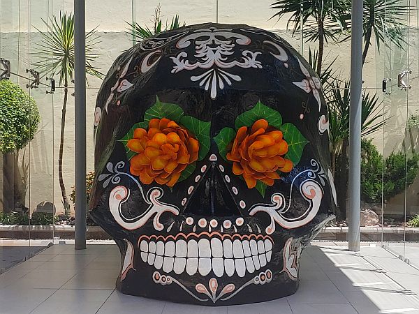 giant head from Spectre movie