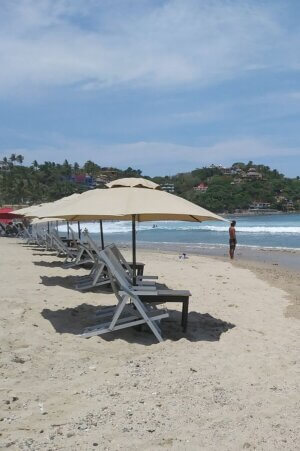 shoulder season travel at the beach