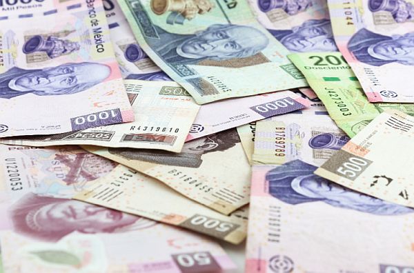 Mexican pesos in a cash society