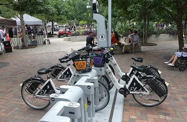 city bikes to borrow