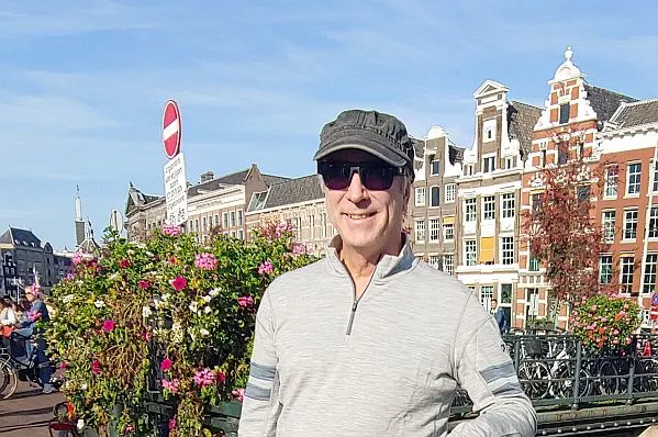 Team Merino quarter zip on Tim Leffel